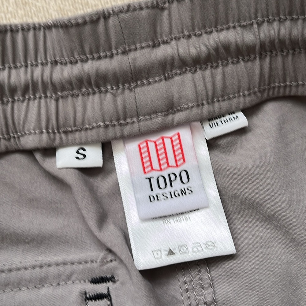 Topo Designs Mens Shorts Grey Nylon Stretch Outdoor Athleisure Size Small - Picture 7 of 11